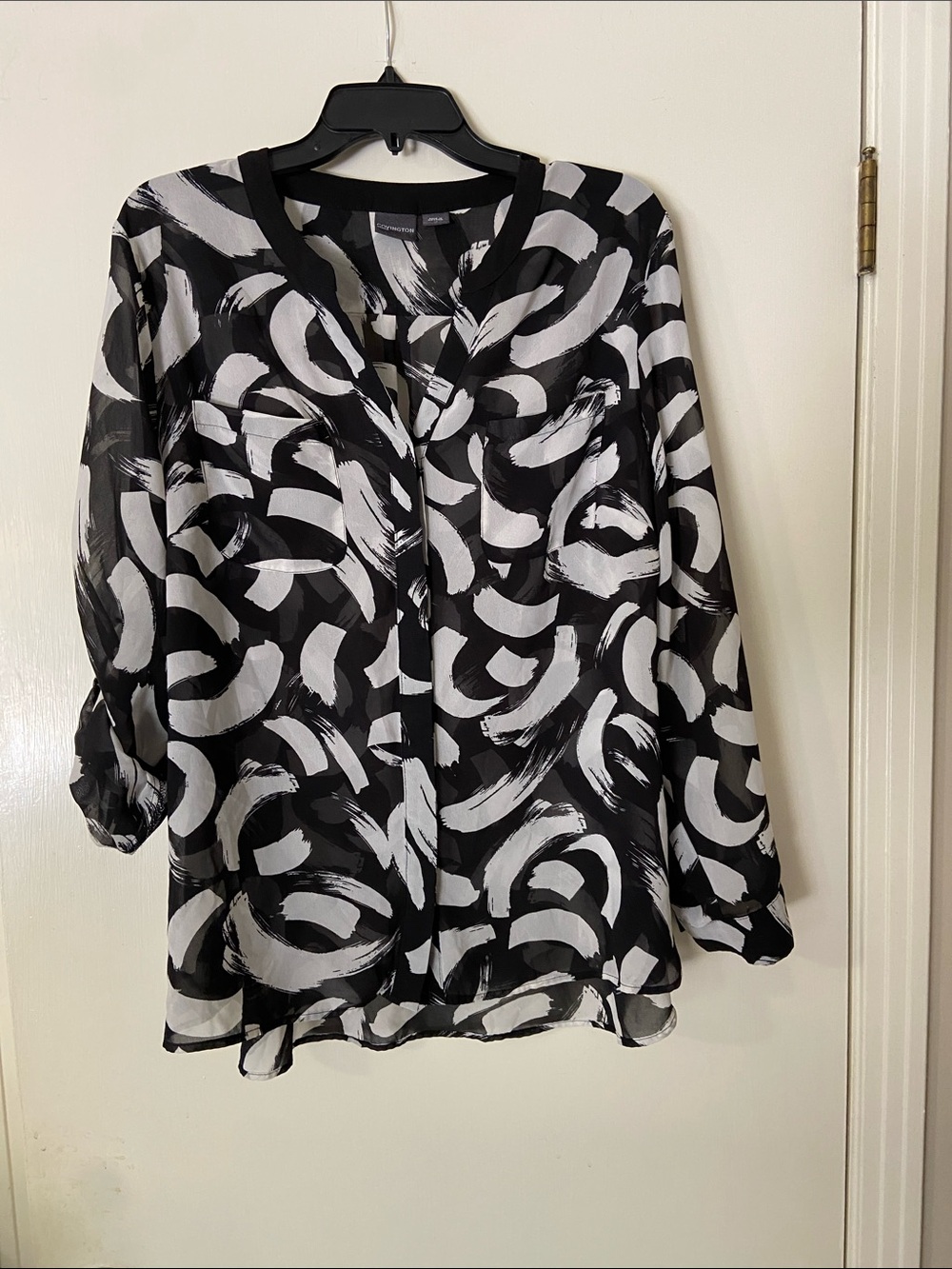 Covington Black & White Abstract Brushstroke Blouse